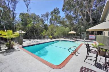 Main picture of 7516 Parkway Dr