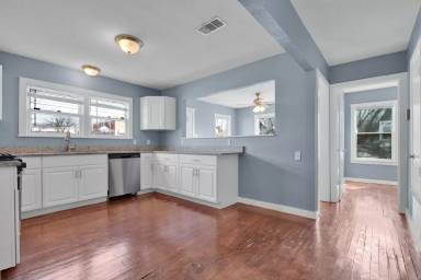 Main picture of 120 Bank St
