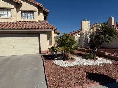 Main picture of 7620 Kalmalii Ave