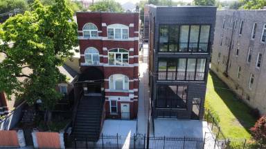 Main picture of 1631 S California Ave