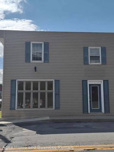 Main picture of 106 E Washington St