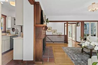 Main picture of 2112 Eunice St