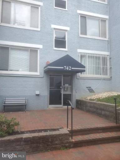 Main picture of 742 Brandywine St SE