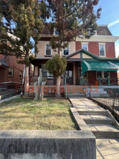Main picture of 225 S 4th St