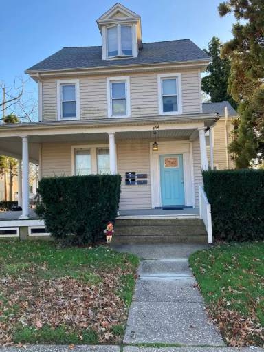 Main picture of 654 Congress Ave