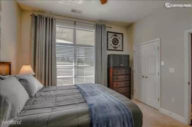 Main picture of 254 Park Square Pl