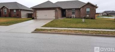 Main picture of 1085 S Bordeaux Ave