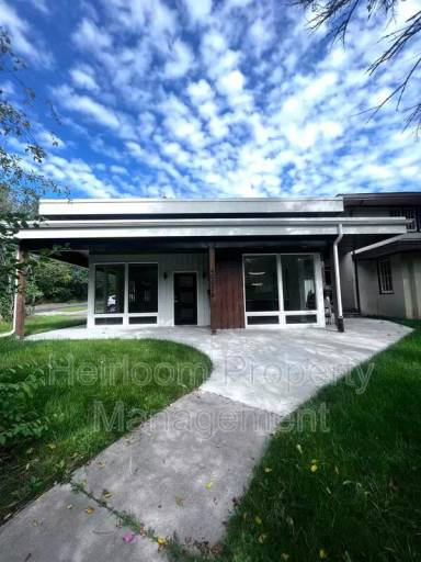 Main picture of 4005 Robinson St