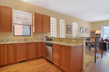 Main picture of 2147 W Evergreen Ave