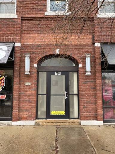 Main picture of 794 N Main St