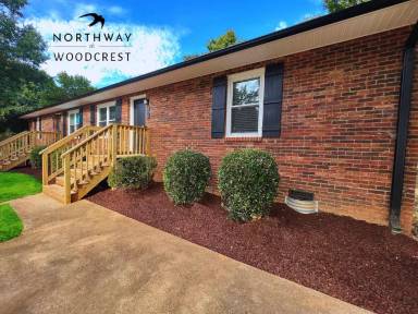 Main picture of 465 Rutherford Dr SW