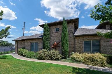 Main picture of 2820 Forest Park Blvd