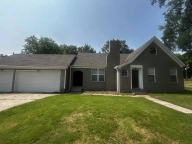 Main picture of 403 E Main St