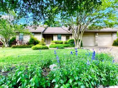 Main picture of 1307 Creekview Dr
