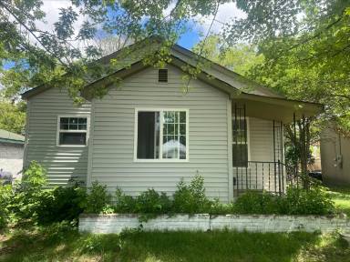 Main picture of 316 1st Ave NE