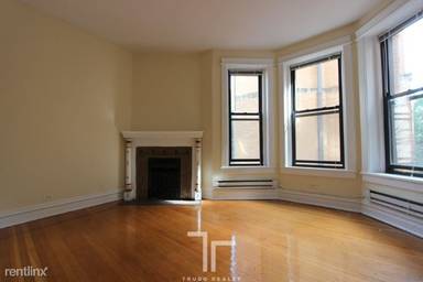 Main picture of 428-438 W Belden Ave