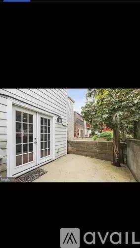 Main picture of 16 E Hamburg St