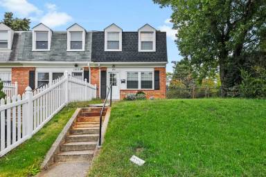 Main picture of 1652 Wentworth Ave