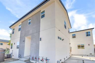 Main picture of 6901 Hinds Ave