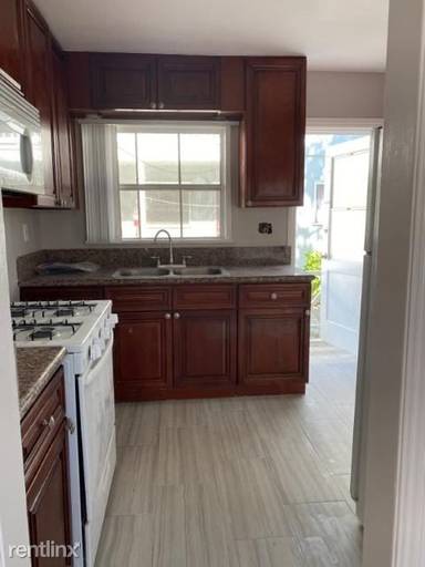 Main picture of 1139 E Washington Blvd