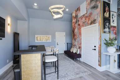 Main picture of 5704 Fairdale Ln