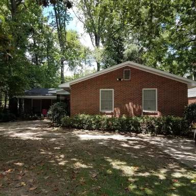 Main picture of 1725 Slade Dr