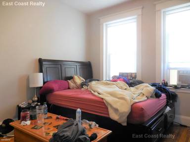 Main picture of 60 Woodstock Ave