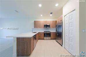 Main picture of 10361 NW 89th Ter