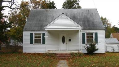 Main picture of 202 S Valley Rd