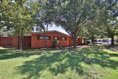 Main picture of 5605 Geneva Ave