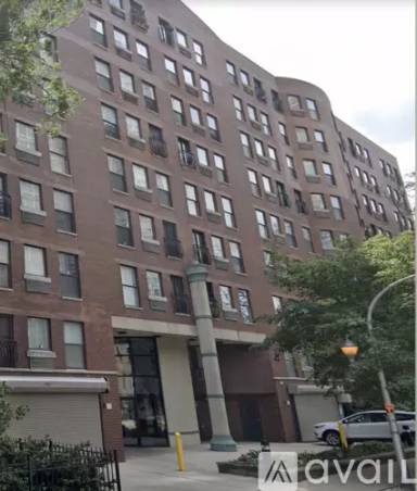 Main picture of 711 W Gordon Ter