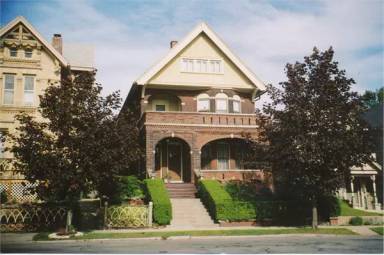 Main picture of 1818 N Warren Ave