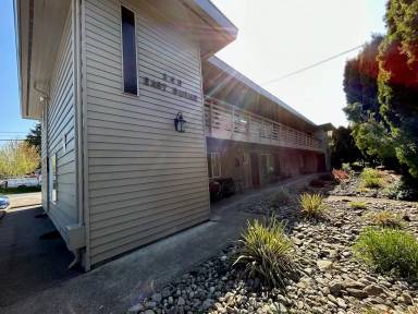 Main picture of 340 E Burke Ave