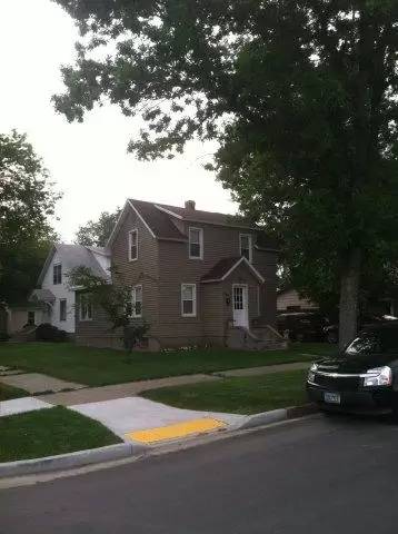 Main picture of 106 5th Ave SW