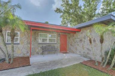 Main picture of 121 S Triplet Lake Dr