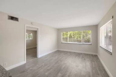 Main picture of 2160 NE 5th Cir