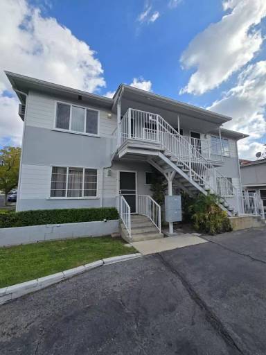 Main picture of 500-502 E Cypress Ave