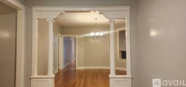 Main picture of 2814 W Barry Ave