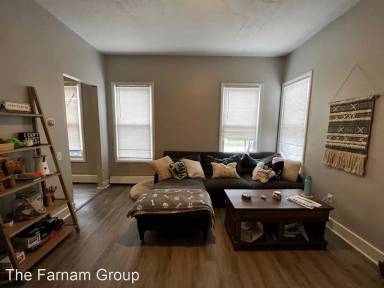 Main picture of 556 Dixwell Ave