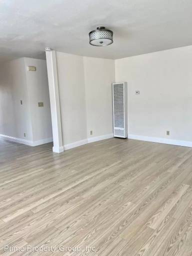 Main picture of 384 Thornton St