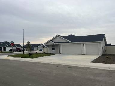 Main picture of 329 S Persian Ave