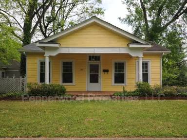 Main picture of 749 Maple St