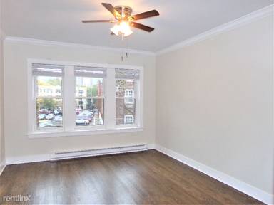 Main picture of 646 W Roscoe St