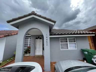 Main picture of 14456 SW 50th St