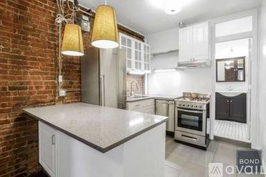 Main picture of 377 Broome St