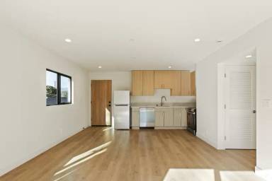 Main picture of 2838 Marsh St