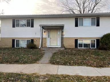 Main picture of 1327 3rd Ave SW