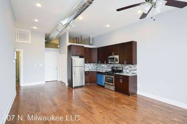 Main picture of 707 N Milwaukee Ave