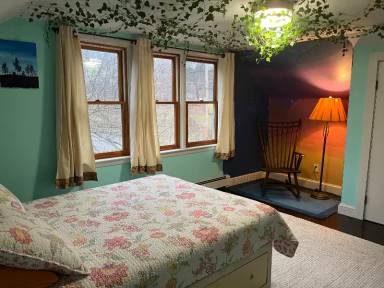 Main picture of 1087 N Hoosac Rd