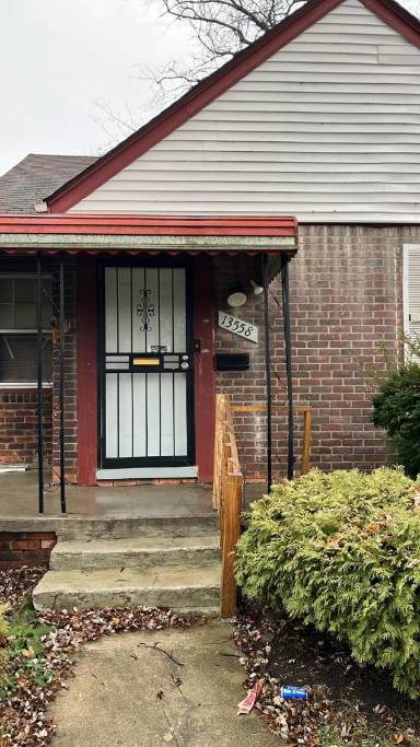 Main picture of 13558 Rosemont Ave